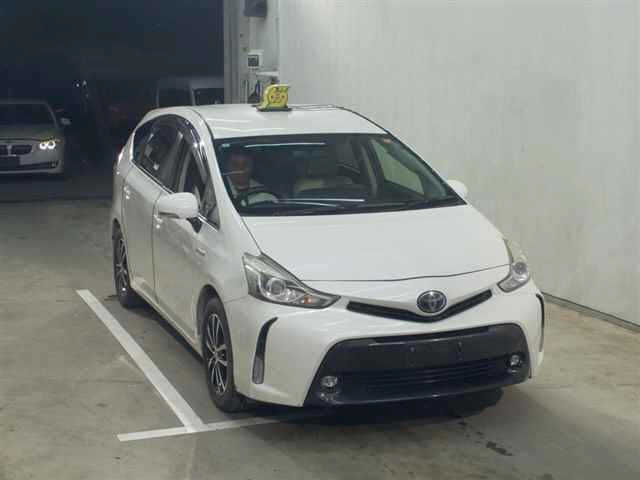 TOYOTA PRIUS ALPHA 2017
