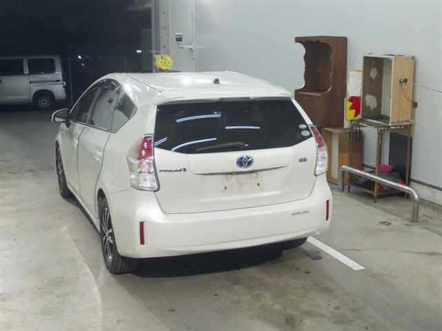 TOYOTA PRIUS ALPHA 2017