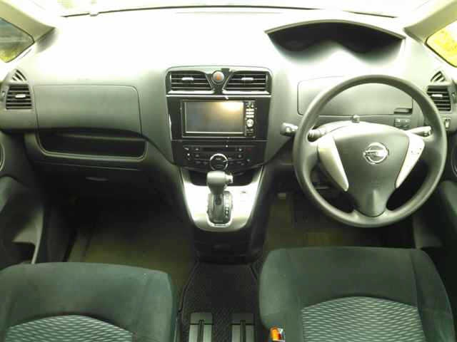 NISSAN SERENA 2011
