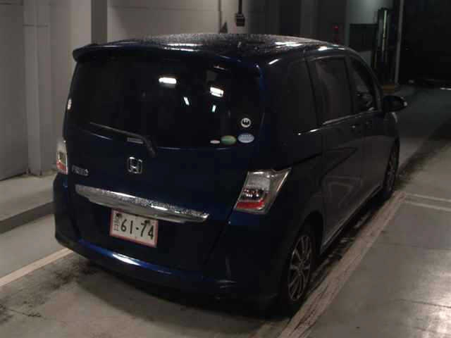 HONDA FREED 2013