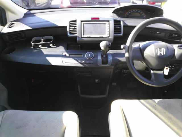 HONDA FREED 2009
