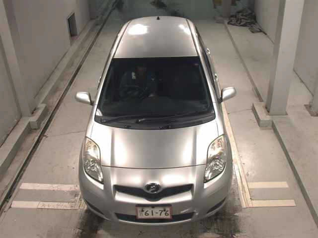 TOYOTA VITZ 2011