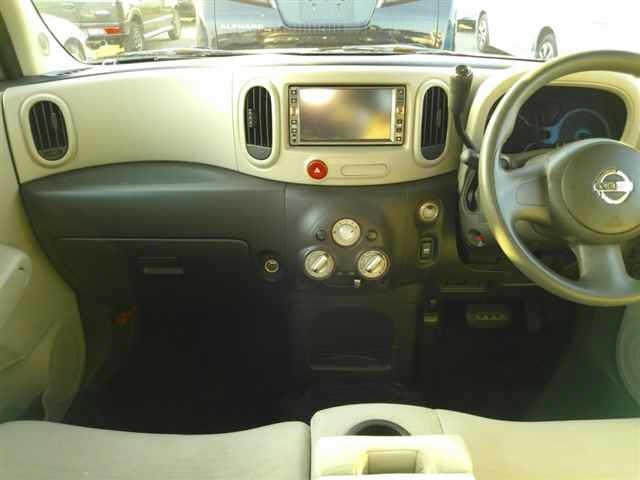NISSAN CUBE 2011