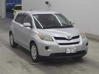 TOYOTA IST