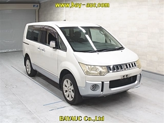 Mitsubishi Delica 2011