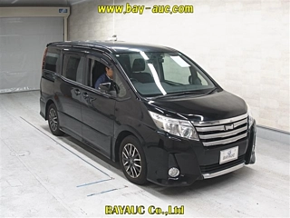Toyota Noah 2015