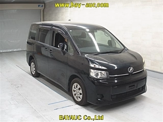 Toyota Voxy 2013