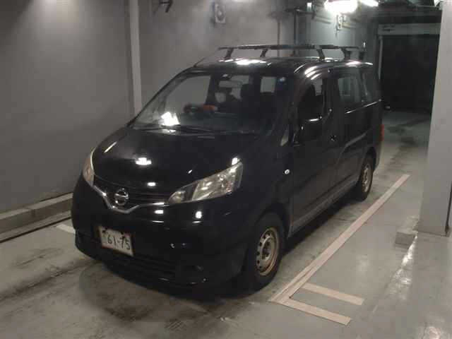 NISSAN NV200 2013