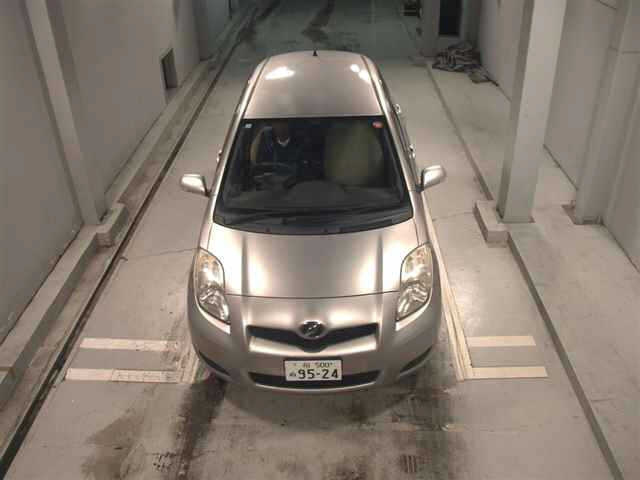 TOYOTA VITZ 2009