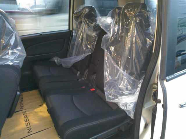 NISSAN SERENA 2011