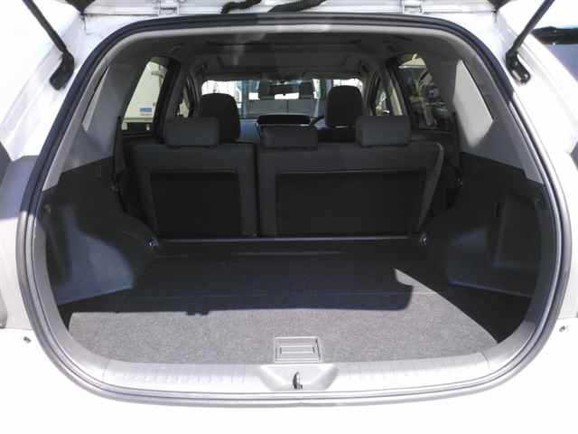 TOYOTA PRIUS ALPHA 2012