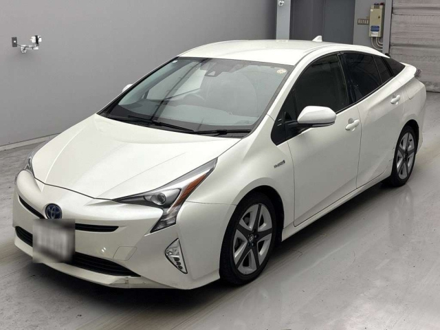 TOYOTA PRIUS 2016