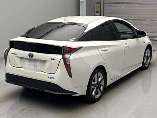 TOYOTA PRIUS 2016