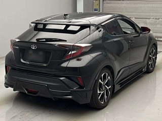 TOYOTA C-HR 2017