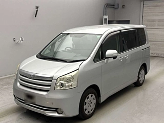 TOYOTA NOAH 2008