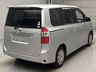 TOYOTA NOAH 2008
