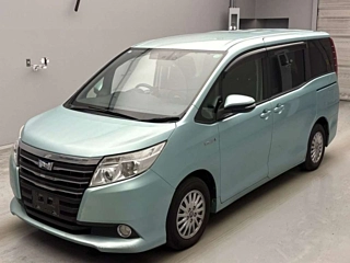 TOYOTA NOAH 2015
