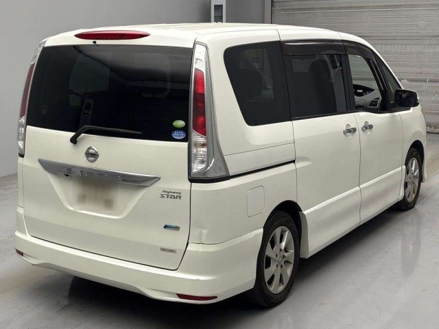 NISSAN SERENA 2011