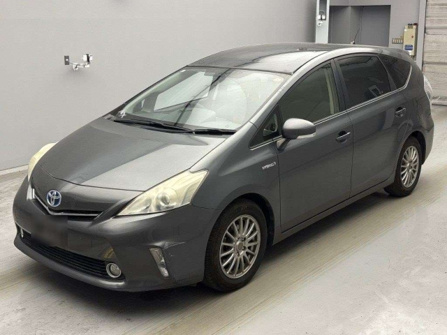 TOYOTA PRIUS ALPHA 2012