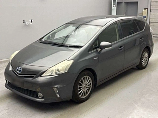 TOYOTA PRIUS ALPHA 2012