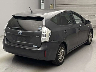 TOYOTA PRIUS ALPHA 2012