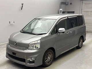 TOYOTA VOXY 2013