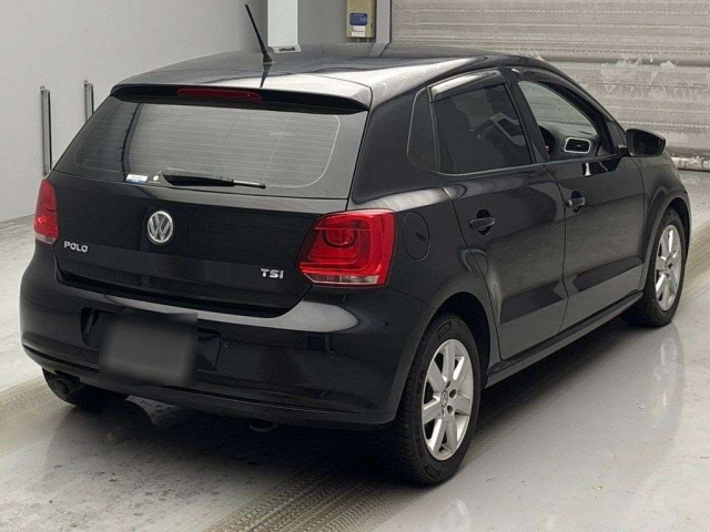 VOLKSWAGEN POLO 2013