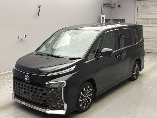 TOYOTA VOXY 2022