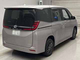 TOYOTA NOAH 2023