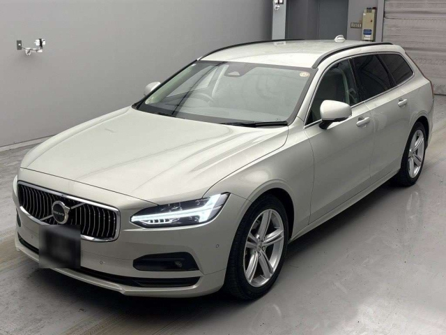 VOLVO V90 2022