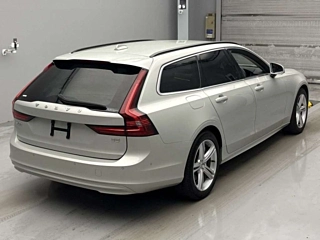 VOLVO V90 2022