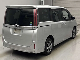 TOYOTA NOAH 2017