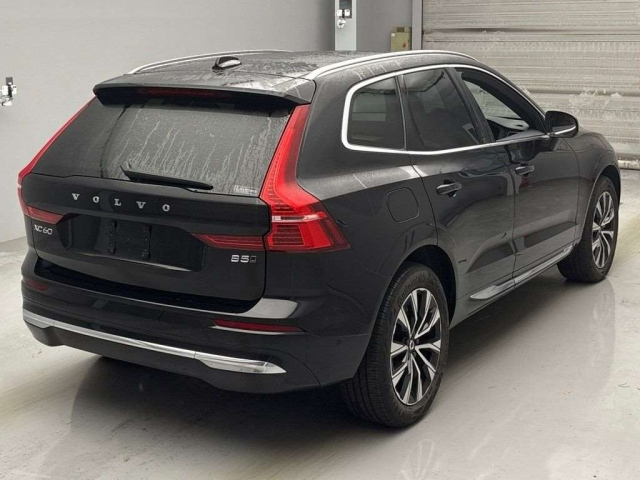 VOLVO XC60 2023