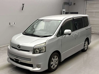 TOYOTA VOXY 2009