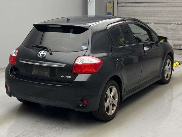 TOYOTA AURIS 2010