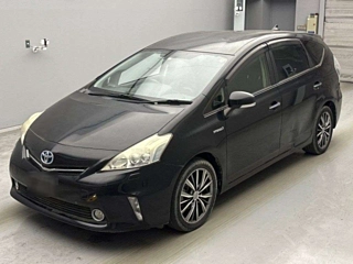 TOYOTA PRIUS ALPHA 2013