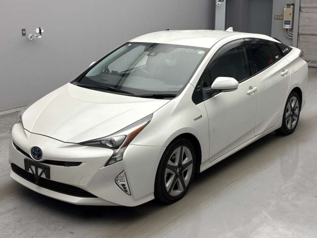 TOYOTA PRIUS 2018