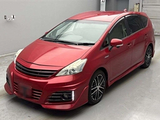 TOYOTA PRIUS ALPHA 2013