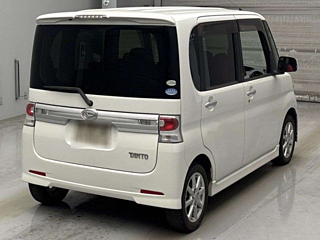 DAIHATSU TANTO 2010