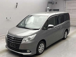 TOYOTA NOAH 2015