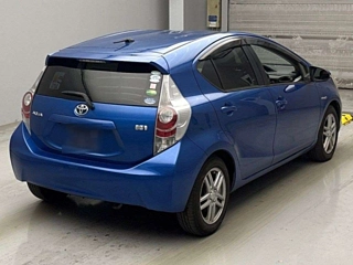 TOYOTA AQUA 2012