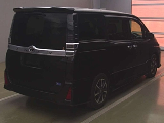 Заказать TOYOTA VOXY