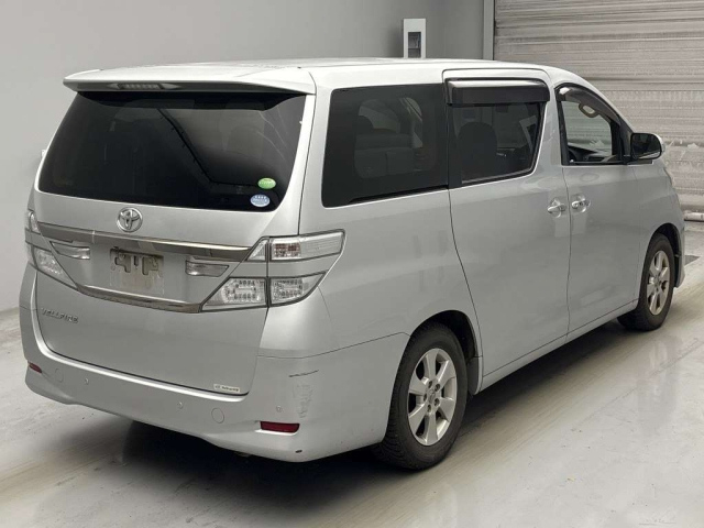 TOYOTA VELLFIRE 2013