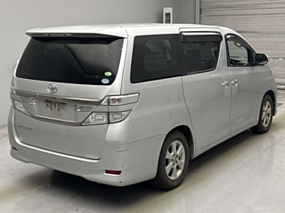 TOYOTA VELLFIRE 2013