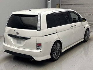 TOYOTA ISIS 2012