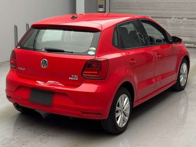 VOLKSWAGEN POLO 2016
