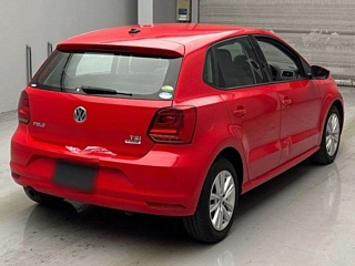 VOLKSWAGEN POLO 2016