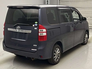 TOYOTA NOAH 2012