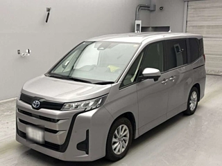TOYOTA NOAH 2022