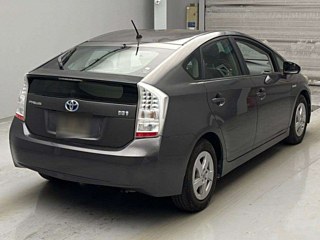 TOYOTA PRIUS 2011